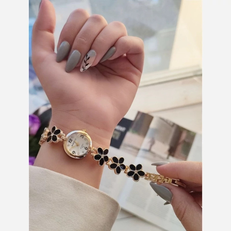 ساعت دخترانه بابونه با بند استیل رنگ ثابت