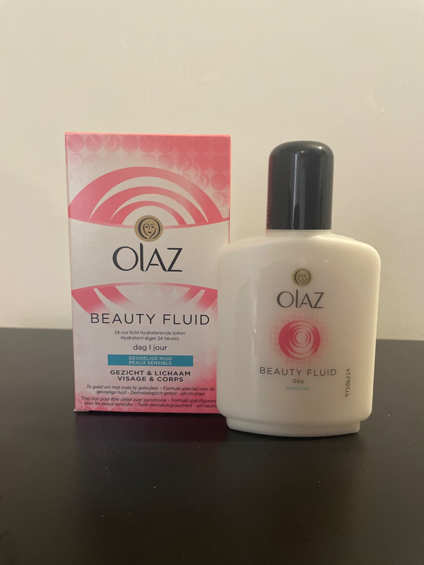 لوسیون آبرسان پوست حساس اولاز Olaz Beauty Fluid