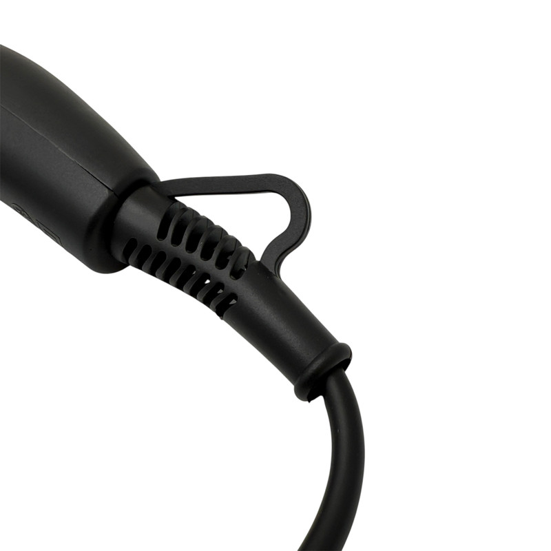 سشوار حرفهای مدل 1012 با توان 9000 وات، موتور AC، تنظیمات دما و سرعت دو حالته، سری صافکننده، متمرکزکننده باریک، وزن 1000 گرم، کاربرد آرایشگاهی و روزمره
