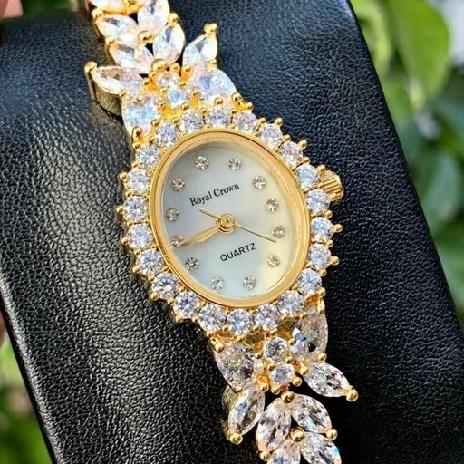 ساعت مچی زنانه اورجینال جواهری رویال کرون موتور ژاپن رنگ صددرصد ثابت کیفیت بینظیرROYAL CROWN