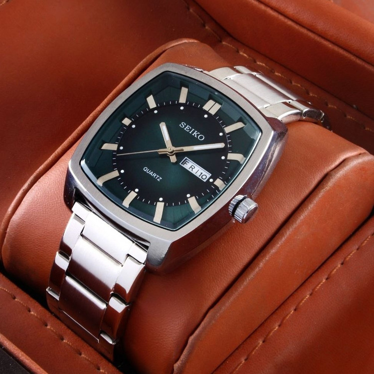ساعت مچی مردانه اورجینال سیکو دوتقویم ضداب رنگ ثابت کیفیت بینظیرSEIKO