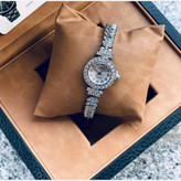 ساعت مچی زنانه نگین دار رنگ ثابت خاص وجذاب