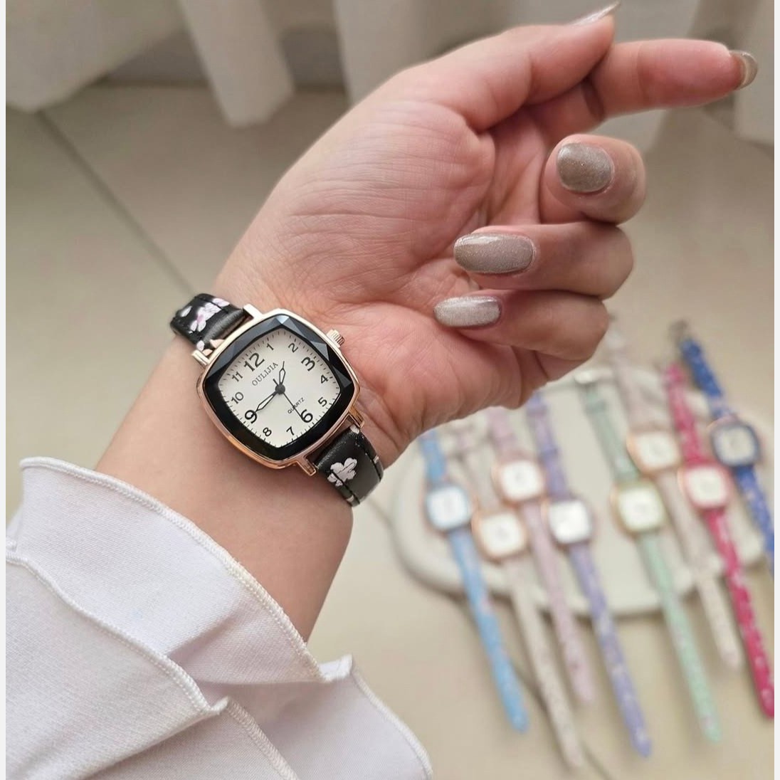 ساعت زنانه OULIJIA بند چرم طرح دار