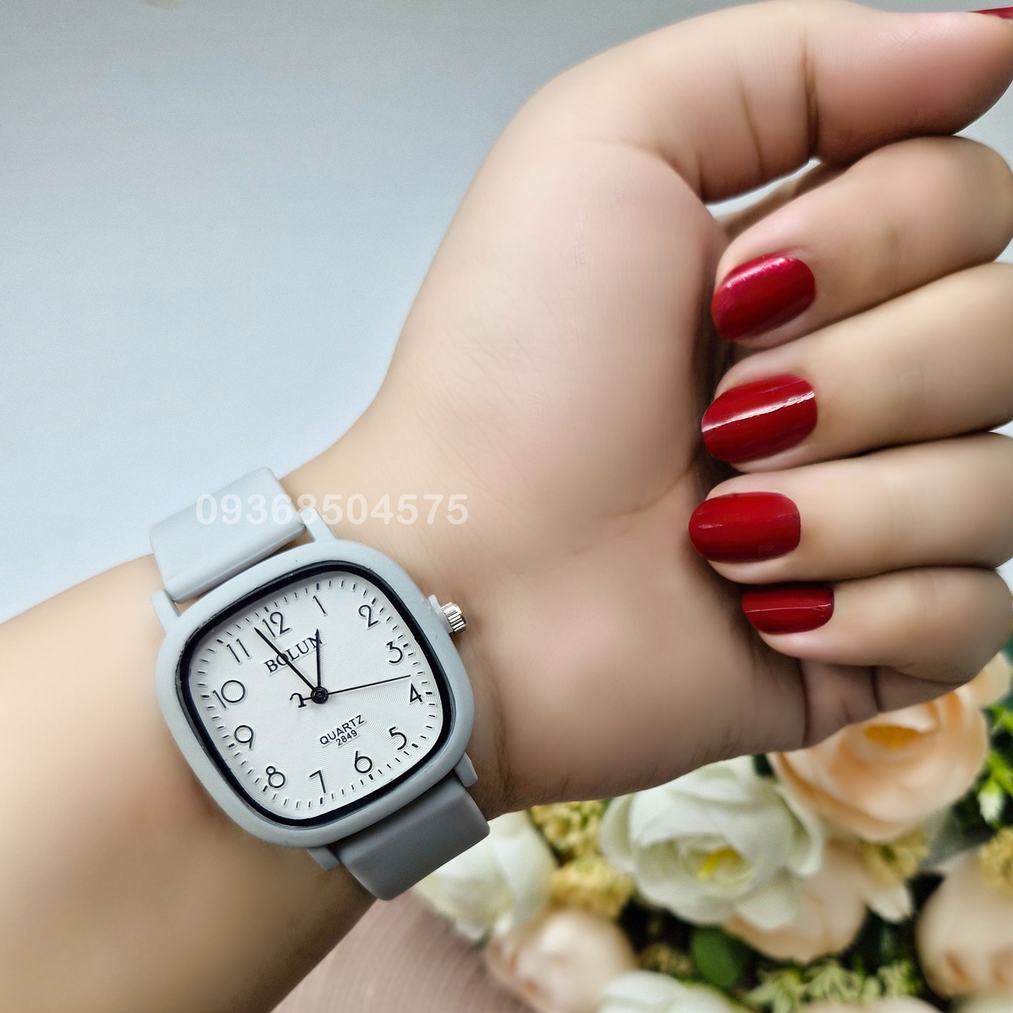 ساعت زنانه بولون مربع رنگی طوسی