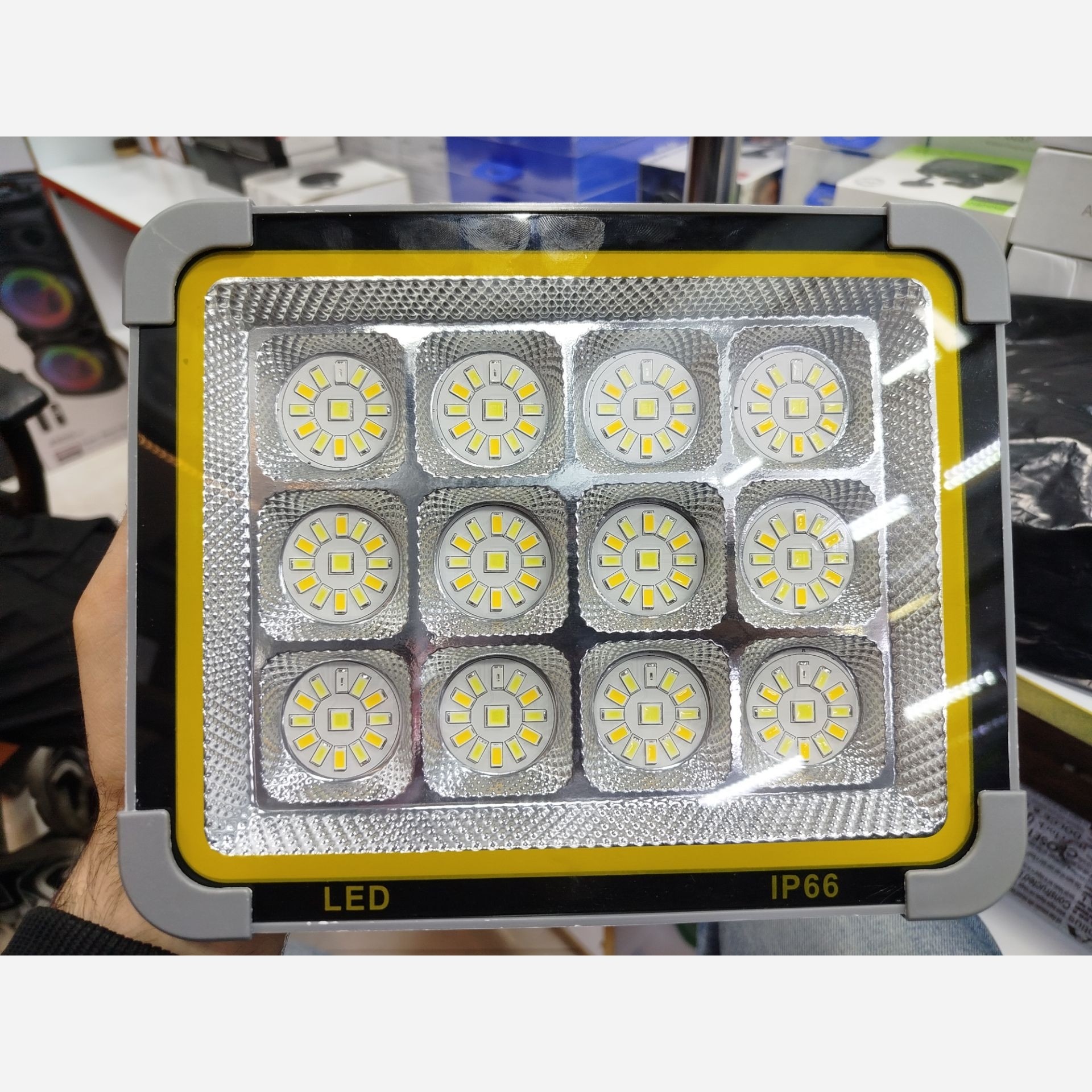 پروژکتور شارژی خورشیدی LED اصلی بزرگ باتری خور کیفیت عالی