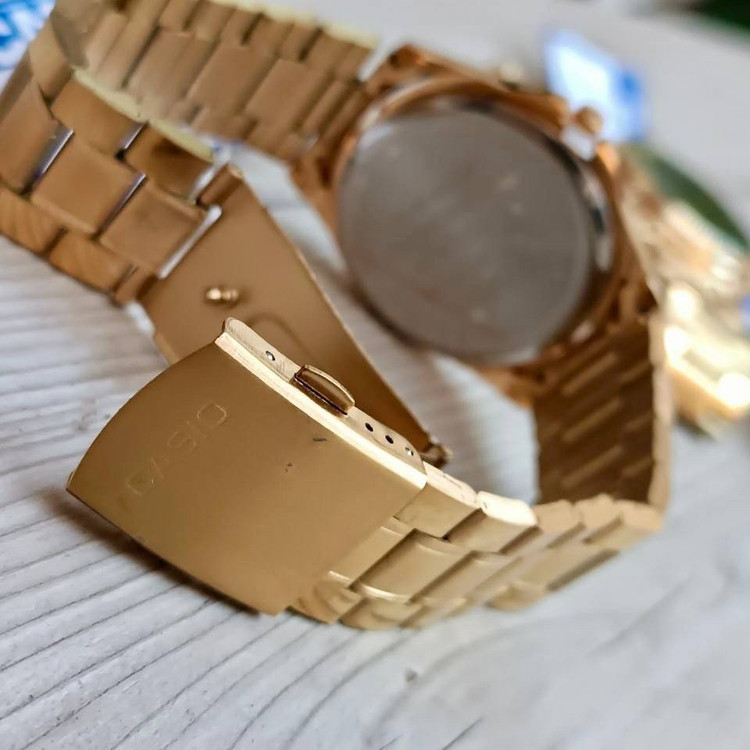 ساعت مچی کاسیو casio زنانه و مردانه قفل کلیپسی و دارای روز شمار