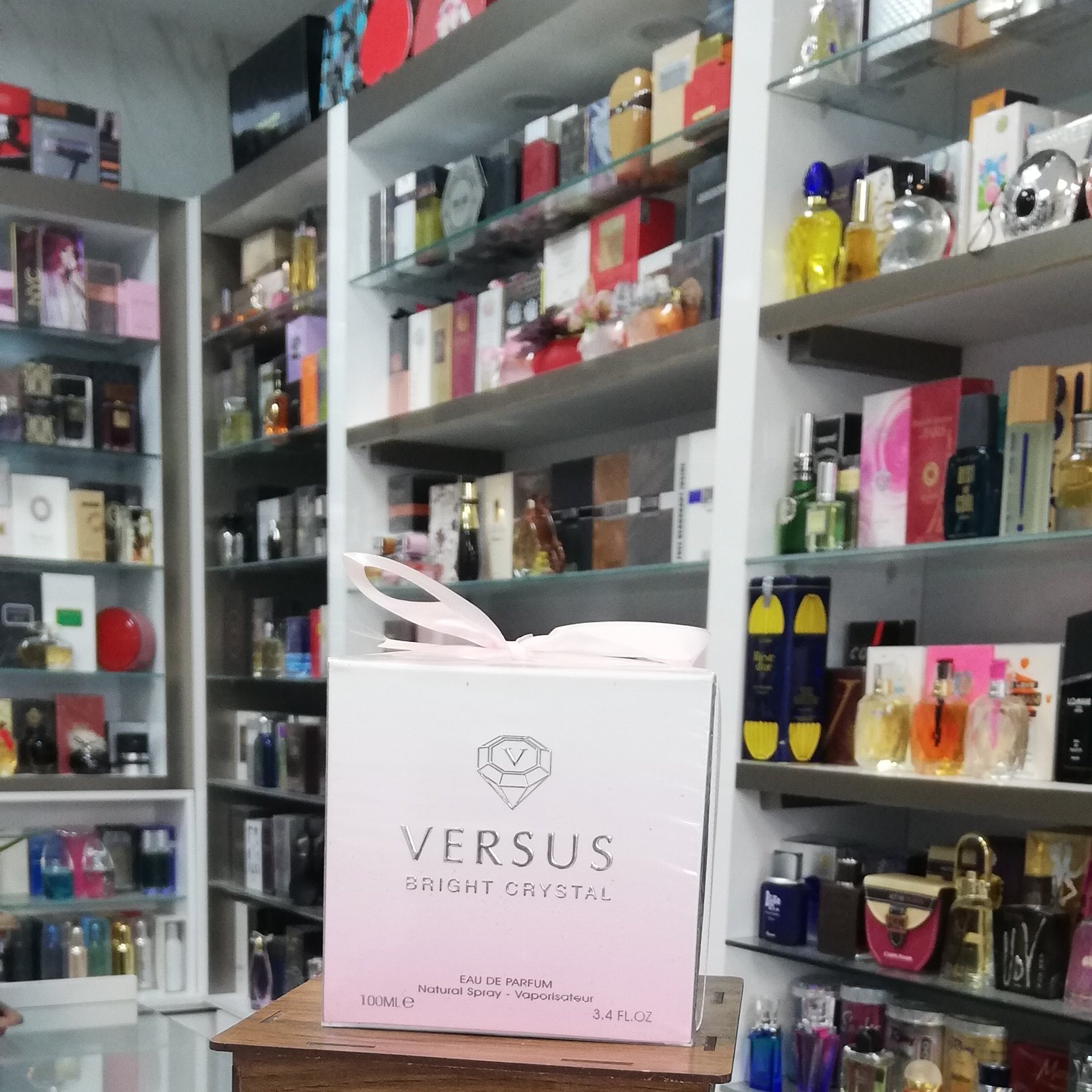 ادو پرفیوم زنانه فراگرنس ورد مدل VERSUS BRIGHT CRYSTAL حجم 100 میلی لیتر