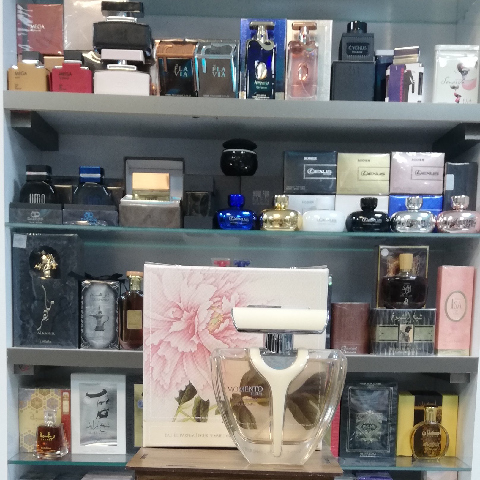 ARMAF - Momento Fleur عطر ادکلن  آرماف مومنتو فلور زنانه