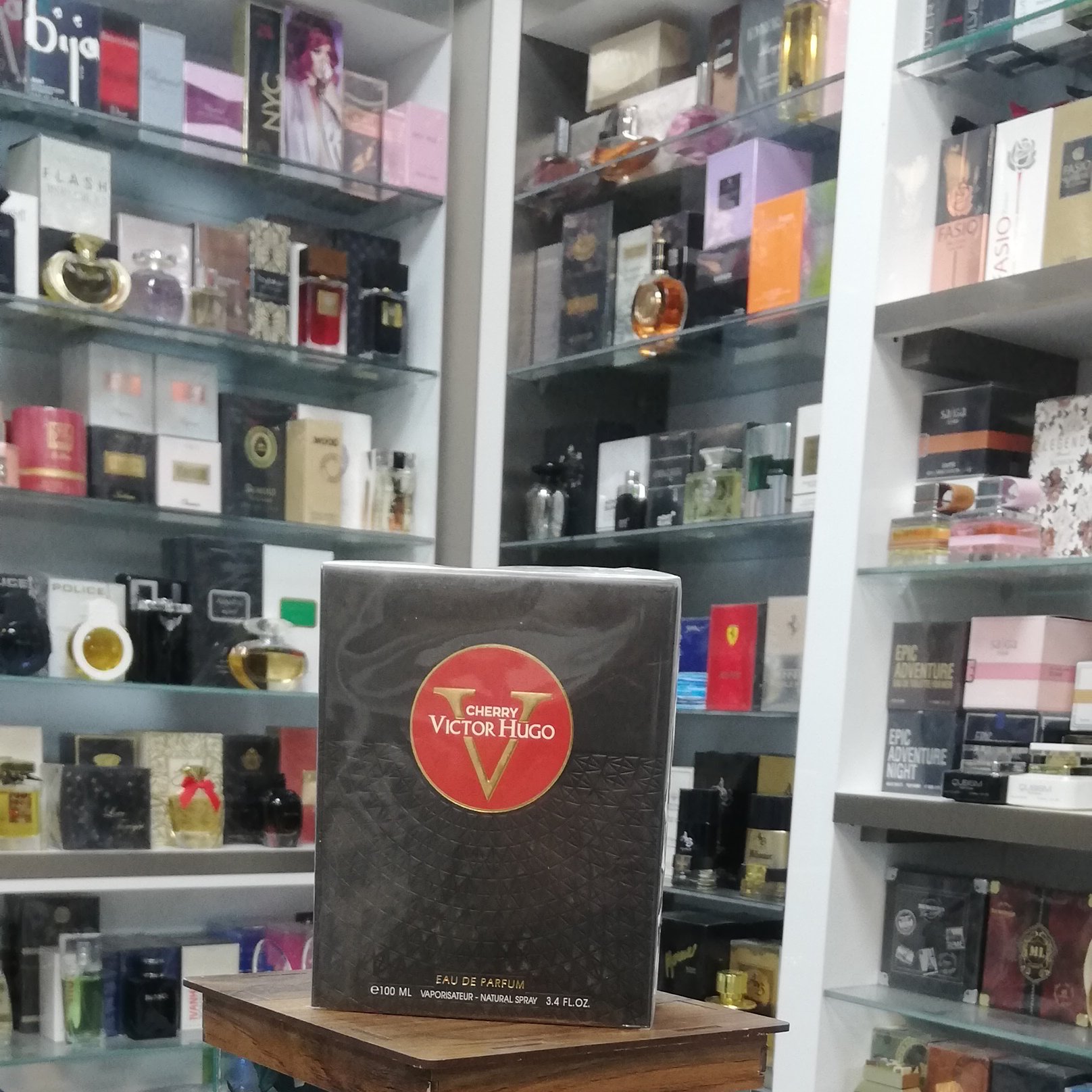 عطر زنانه ویکتور هوگو مدل cherry حجم 100 میلی لیتر