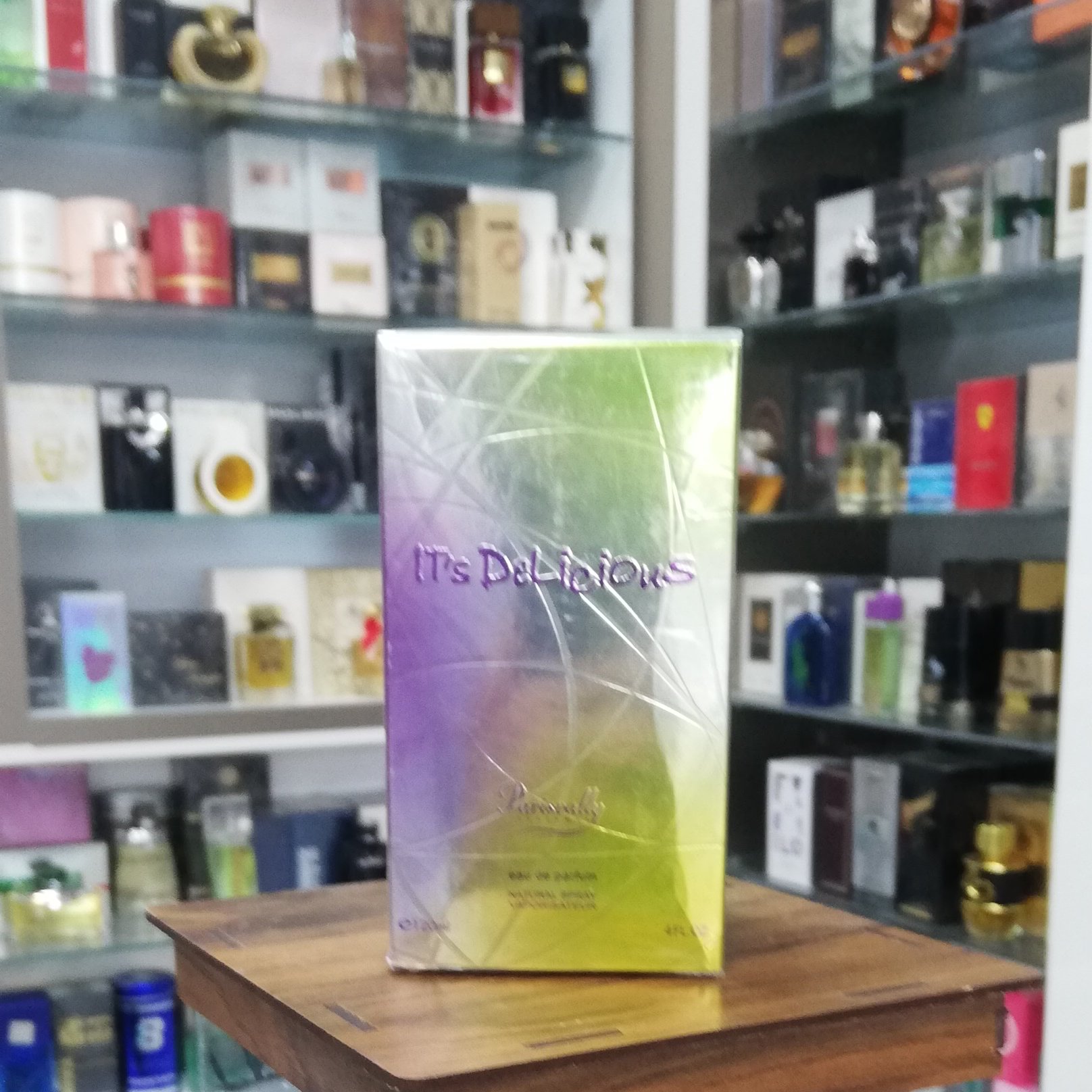 ادکلن زنانه پاریس ولی ایتس دلیشز  parisvally IT s delicious Eau de Parfum for Women