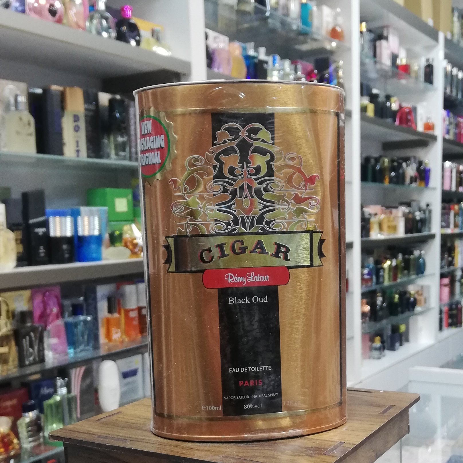 Remy Latour - Cigar Black Oud عطر ادکلن  رمی لاتور سیگار بلک عود