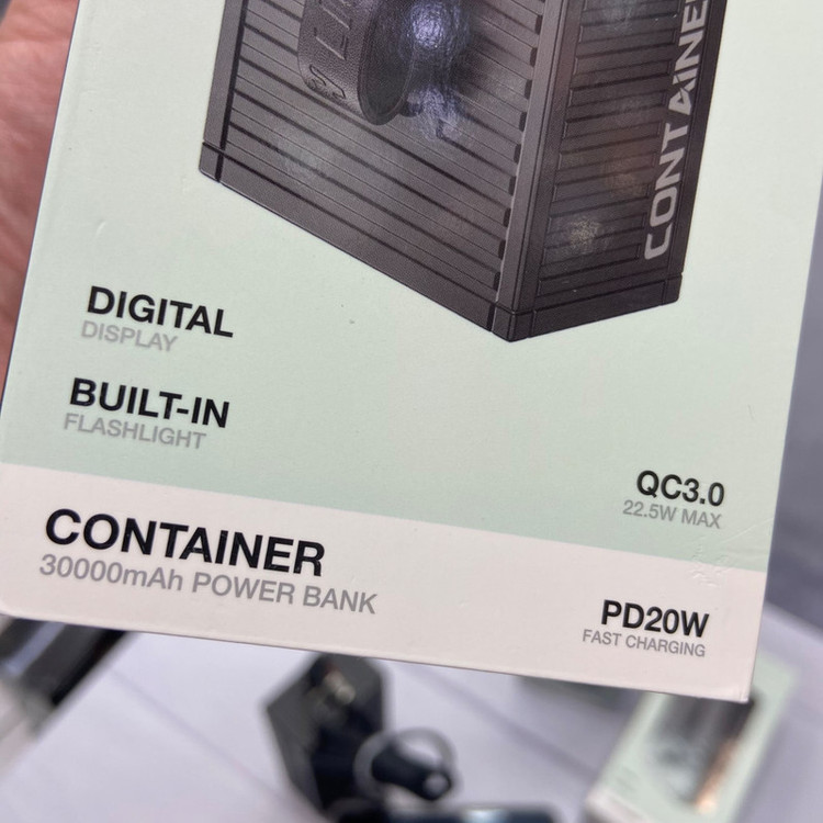 پاوربانک 22.5 وات گرین لاین مدل container ظرفیت 30000 میلیآمپرساعت