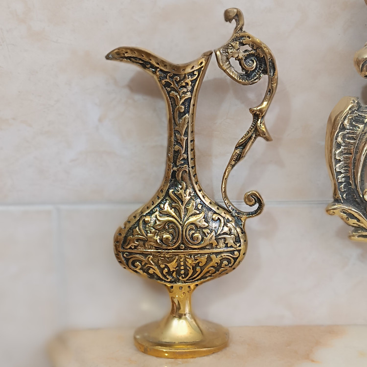 پارچ کتابی برنجی