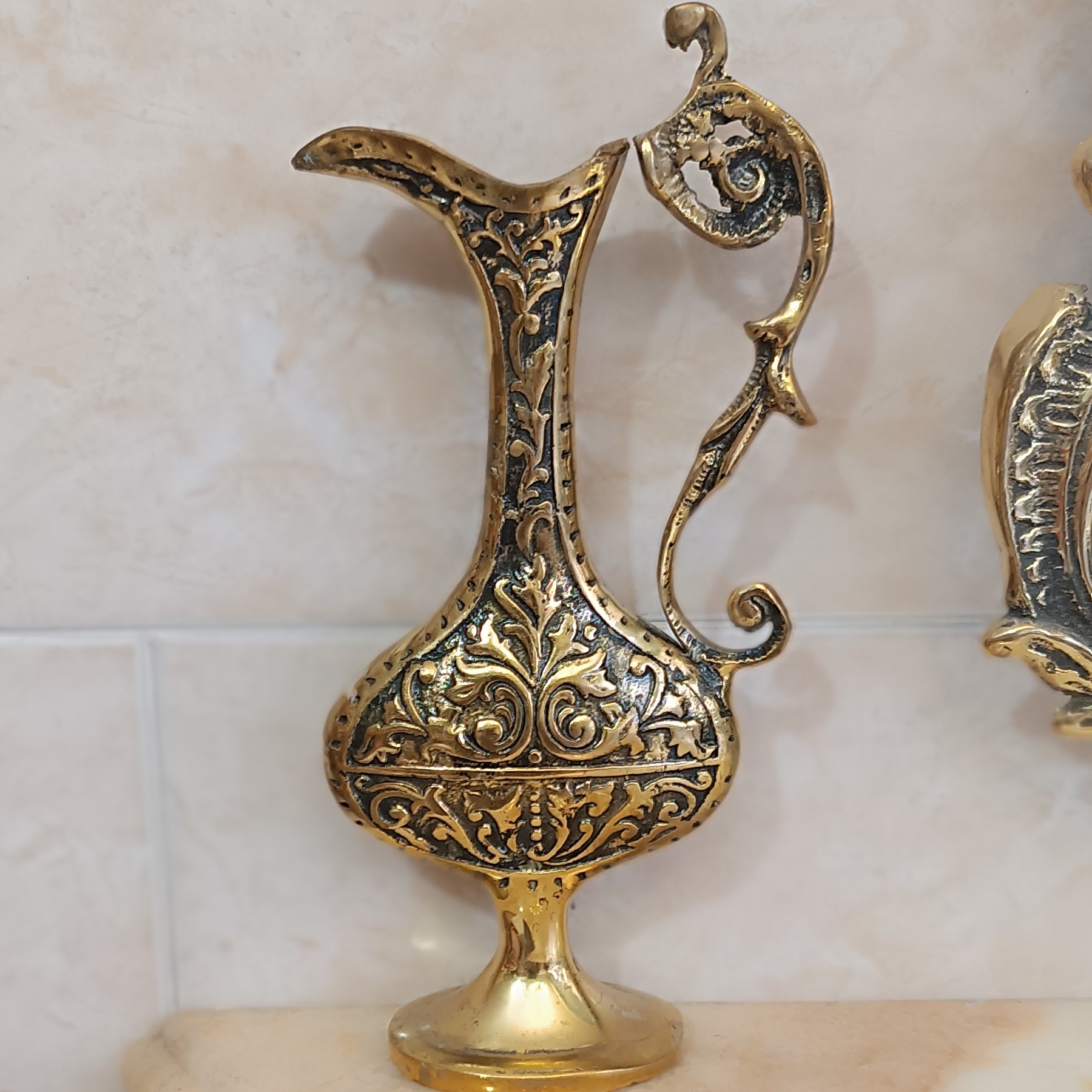 پارچ کتابی برنجی
