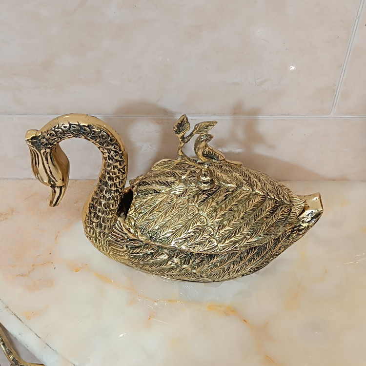 شکلات خوری برنجی و آجیل برنجی طرح قو درب دار کد 345