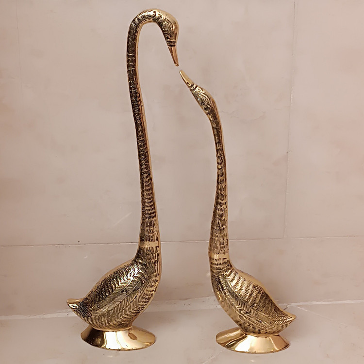 مجسمه برنجی و تزیینی و دکوری حیوانات طرح قو عاشق کد 335(قوی عاشق برنز) ارسال رایگان