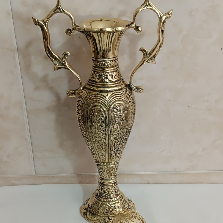 گلدان رومیزی برنجی سایز بزرگ قلم کاری شده کد 311(گلدان برنزی)