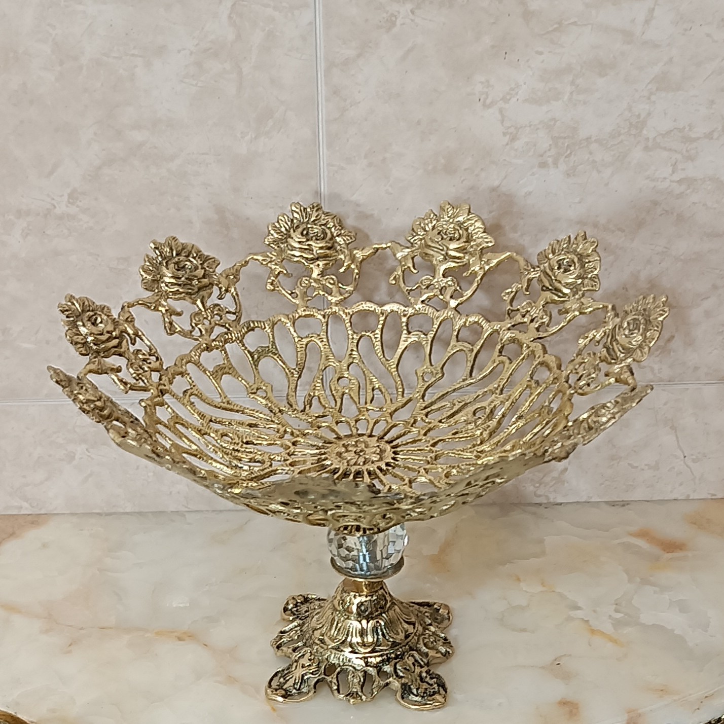 میوه خوری برنجی سایز بزرگ گل رز پایه گوی دار کد 304(میوه خوری برنزی)