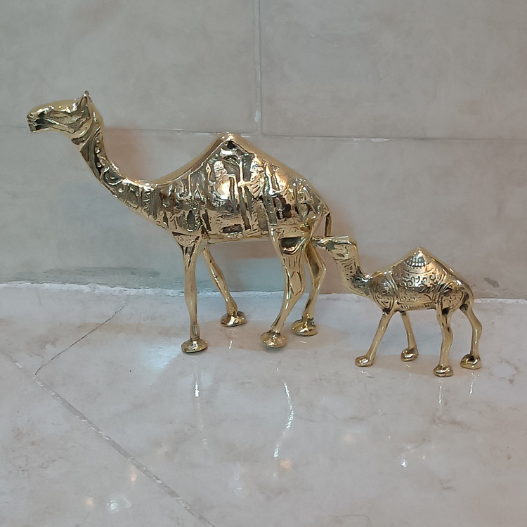 مجسمه برنجی و تزیینی و دکوری حیوانات طرح شتر مادر و بچه کد 261(مجسمه برنجی)