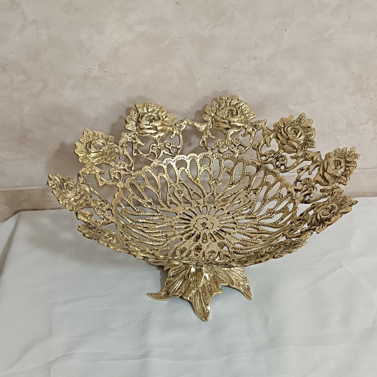 میوه خوری برنجی و سرویس پذیرایی گل رز پایه ریشه ای کد 239(میوه خوری برنز )