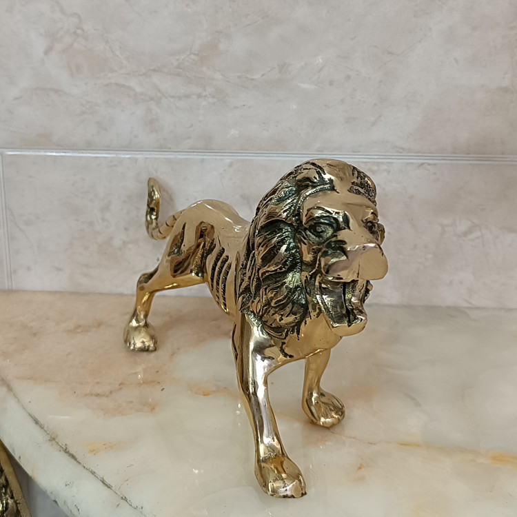 مجسمه برنجی و تزیینی و دکوری حیوانات طرح شیر سایز متوسط کد 235(مجسمه برنزی)
