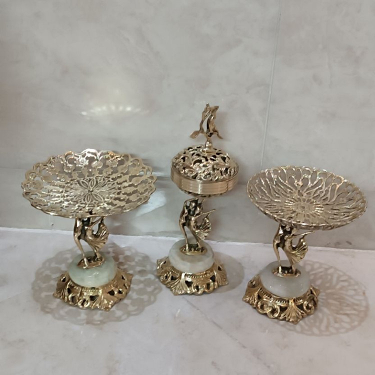 سرویس پذیرایی برنجی عروس و داماد 3تیکه با پایه سنگی کد 258(سرویس برنزی)