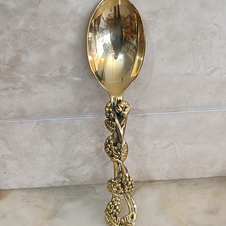 قاشق آجیل خوری برنجی طرح انگوری،کد145