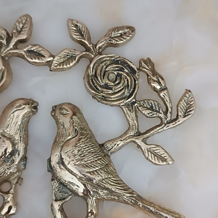 جاکلیدی برنجی طرح گل و بلبل(جا کلیدی گنجشک برنزی)کد228