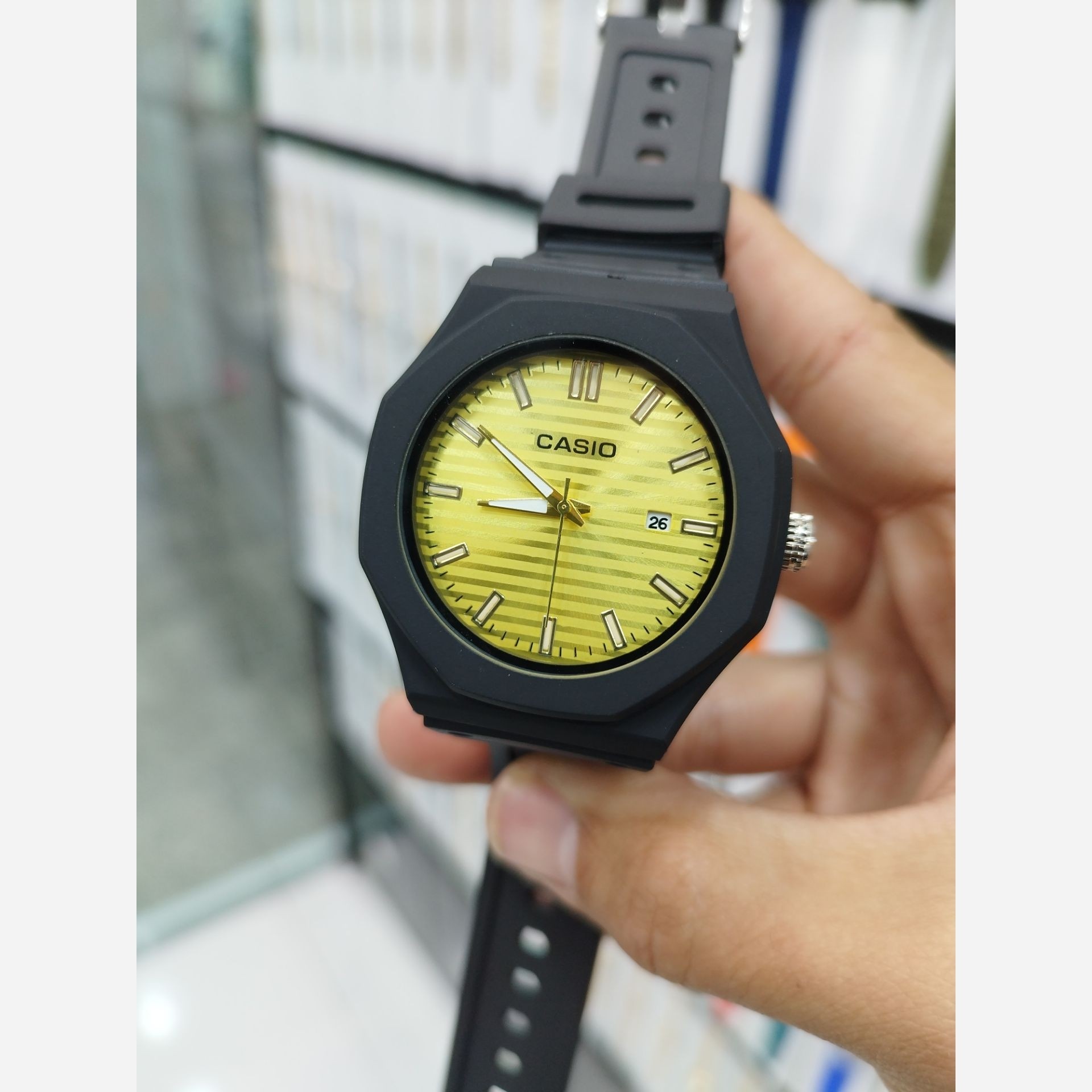 ساعت مردانه اسپرت اکسیو صفحه زرد+جعبه+گارانتی