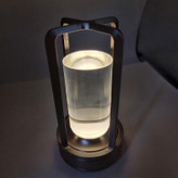 چراغ رومیزی شارژی مدل Modrn-lantrn