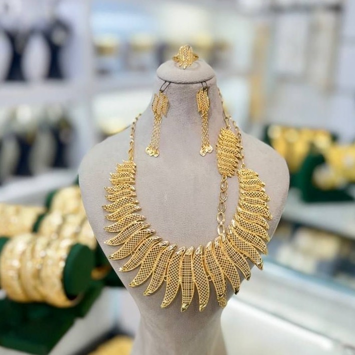 سرویس زنانه مدل خورشیدی