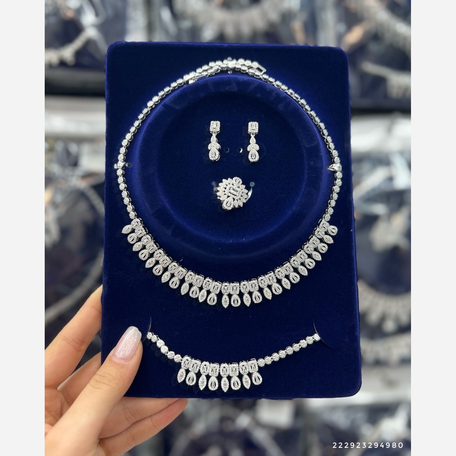 سرویس زیبا جواهری