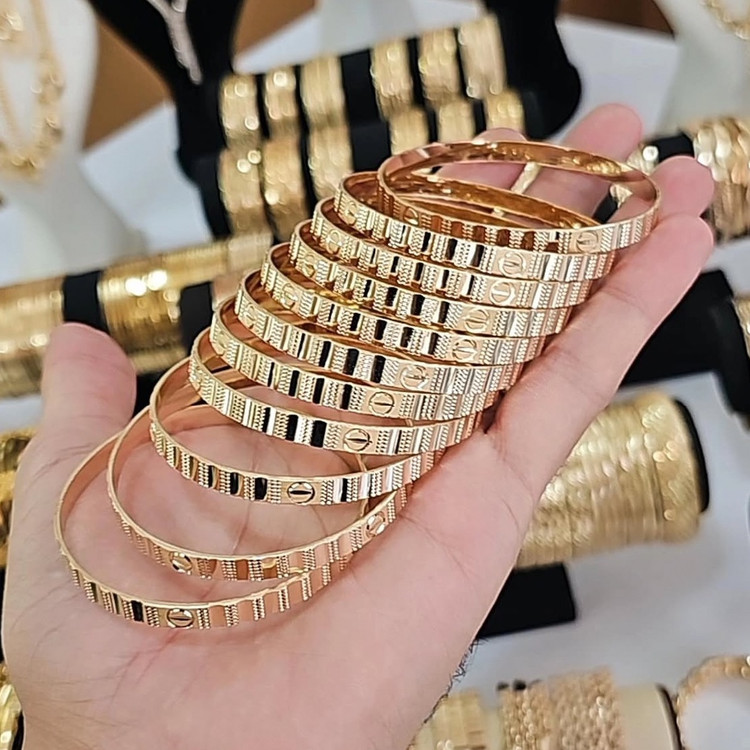 بسته النگو لاو کارتیه تراش دار طلا روس اصل با گارانتی برابر با طلای رنگ ثابت کد 700