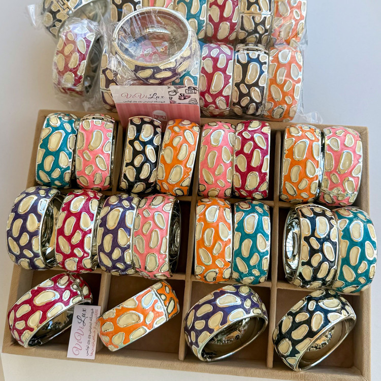 بسته 20 عددی دستبند بنگل میناکاری برجسته وارداتی زنانه و دخترانه برجسته پلنگی