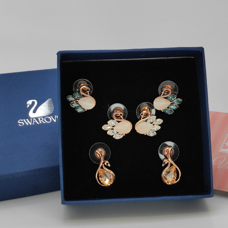 گوشواره سنگ سواروسکی وارداتی روکش طلای رنگ ثابت و ضد حساسیت